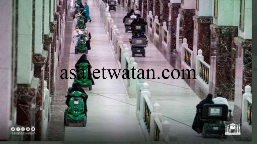 النساء يقدن سيارات في المسجد الحرام خلال أداء مناسك الحج.