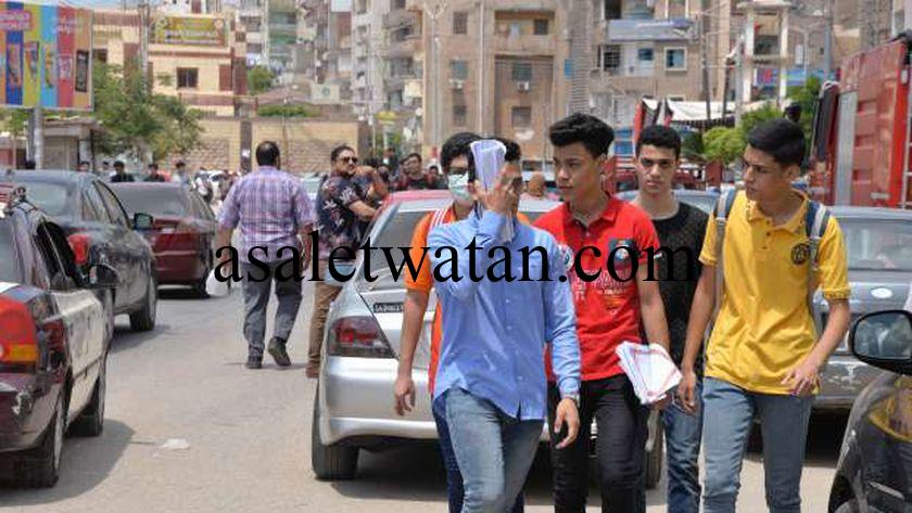 اللغة الإنجليزية ترسم البهجة علي وجوه طلاب الثانوية العامة
