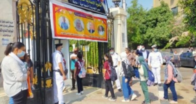 وصول أسئلة مادة الفيزياء للثانوية العامة إلى لجان السير وسط إجراءات تأمينية،، 