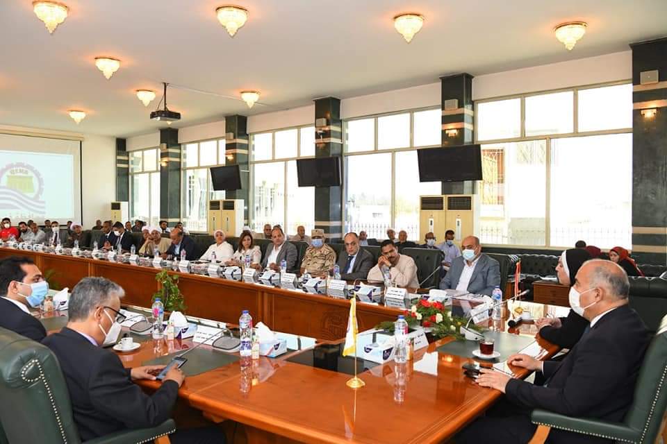 وزيرة التجارة ومحافظ قنا يلتقيان بعدد من المستثمرين لبحث مشاكلهم ووضع الحلول المناسبة لها