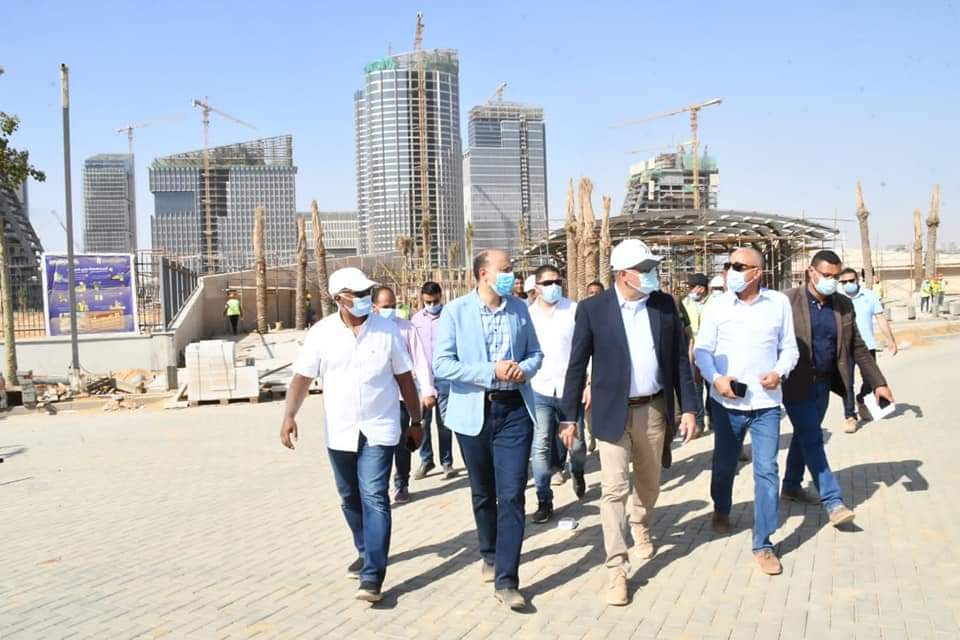 وزير الإسكان يختتم جولته بالعاصمة الإدارية الجديدة 