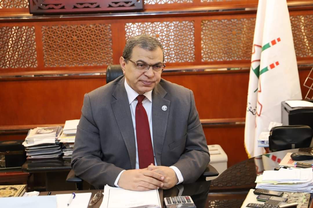 وزير القوي العاملة إلغاء فحوصات (كوفيد-19) لدخول أبوظبي من اليوم