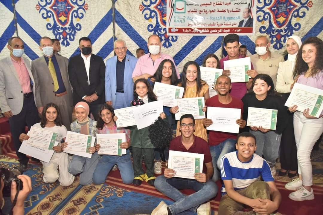 محافظ أسيوط يواصل لقاءاته الحوارية “الجمهورية الجديدة – حياة كريمة” مع الشباب بنادى البداري الرياضي ضمن فعاليات المبادرة الرئاسية “حياة كريمة”.