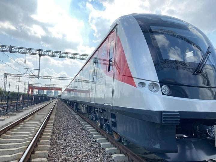 بدأ العد التنازلي لافتتاح مشروع القطار الكهربائي LRT.. الافتتاح في شهر أكتوبر المقبل 
