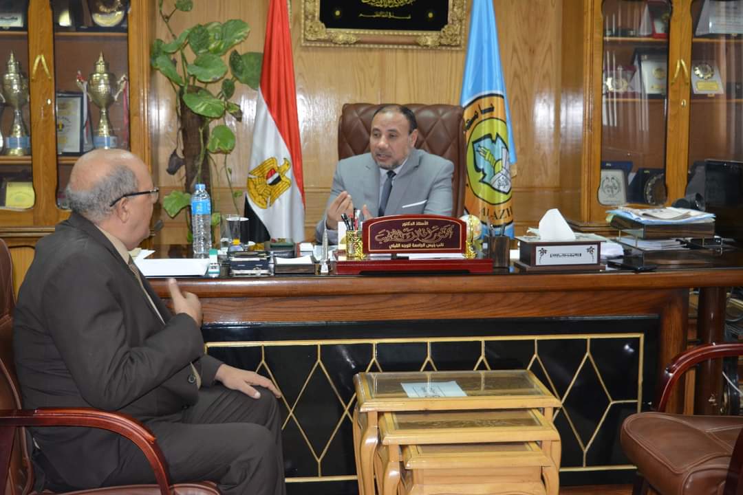 “نائب رئيس جامعة الأزهر يستقبل رئيس الرابطة العالمية لخريجي الأزهر فرع أسيوط”