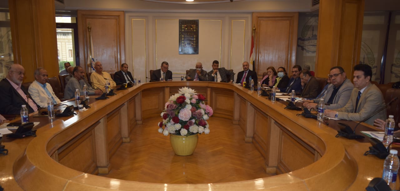 “العربي”..يجتمع بغرفة القاهرة لبحث سبل زيادة معروض المحاصيل الزراعية