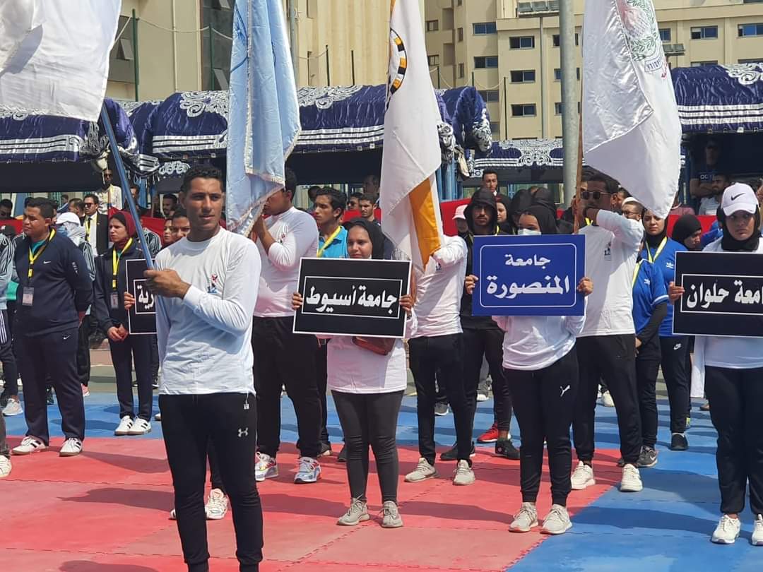 نائب رئيس جامعة أسيوط يترأس وفد طلابي للمشاركة في انطلاق فعاليات المهرجان الرياضي الأول للأسر الطلابية للجامعات المصرية