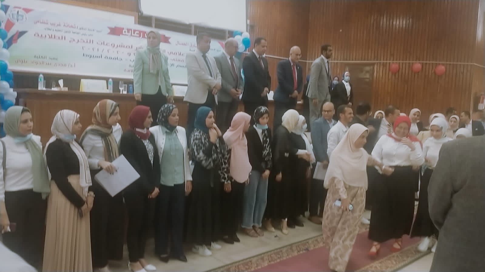 جامعة أسيوط  افتتاح فعاليات المهرجان الإعلامي الثالث عشر لمشروعات التخرج الطلابية للدفعتين 2019/2020 و 2020/2021
