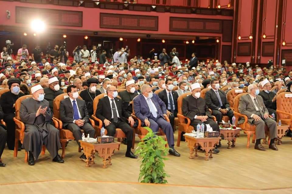 فضيلة الإمام الأكبر شيخ الأزهر وقداسة البابا تواضروس يحتفيان بأربع شخصيات وطنية أسهمت في كتابة أحداث تاريخية