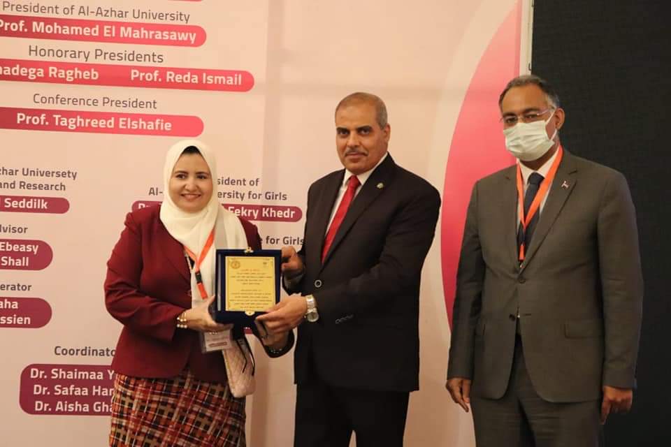 المحرصاوي يشيد بجهود قطاع الطب بجامعة الأزهر ويكرم أعلام الطب النفسي