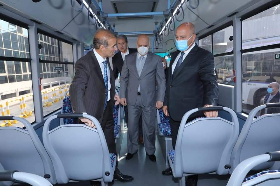 وزير النقل يزور شركة وسائل النقل MCV ممثل مرسيدس العالمية لتفقد عدد من الأتوبيسات التي تعمل بالكهرباء