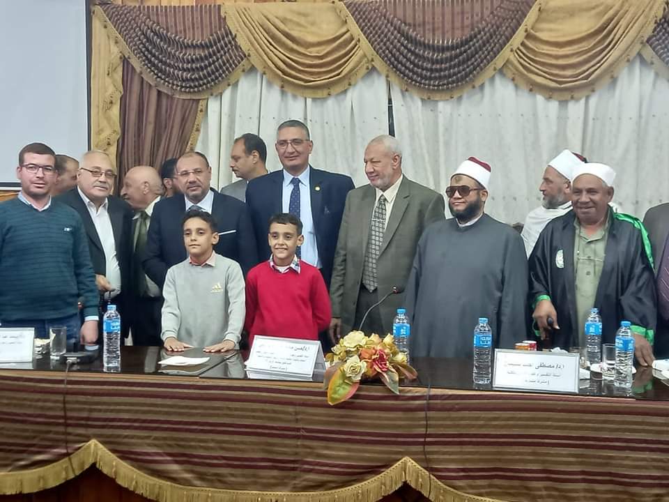 نائب رئيس الجامعة للوجه القبلي يناقش رسالة دكتوراه بكلية أصول الدين والدعوة بجامعة الأزهر بأسيوط “