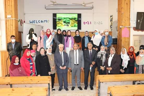 جامعة الأزهر صفا واحدا في حب الوطن وسفراء التطوع يقومون بحملات توعية ونظافة وتجميل داخل الحرم الجامعي 