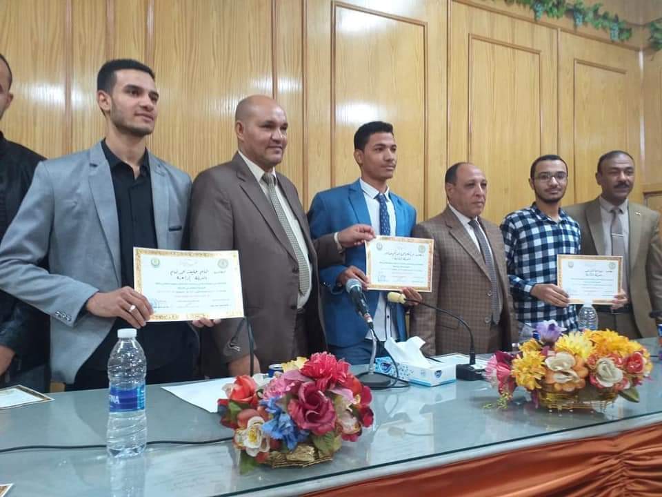 كلية اللغة العربية بجامعة الأزهر بجرجا تحتفل باليوم العالمي للغة العربية”
