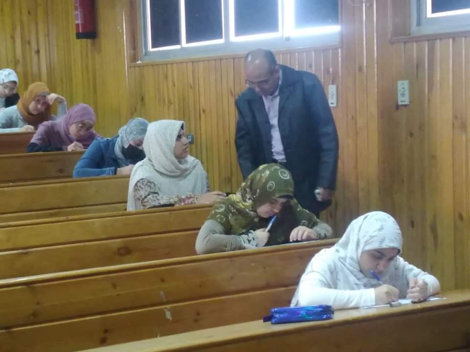 انتظام سير أعمال إمتحانات أعمال السنة “الميدتيرم ” بكلية الصيدلة بنات بجامعة الأزهر بأسيوط”