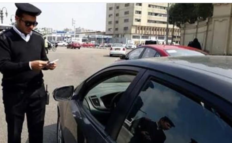 طريقة استخراج شهادة بيانات لرخصة السيارة بالخطوات . من المرور والبريد وإلكترونيًا
