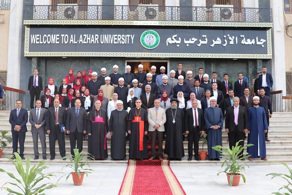 رئيس جامعة الأزهر يرحب برئيس المجلس البابوي للحوار