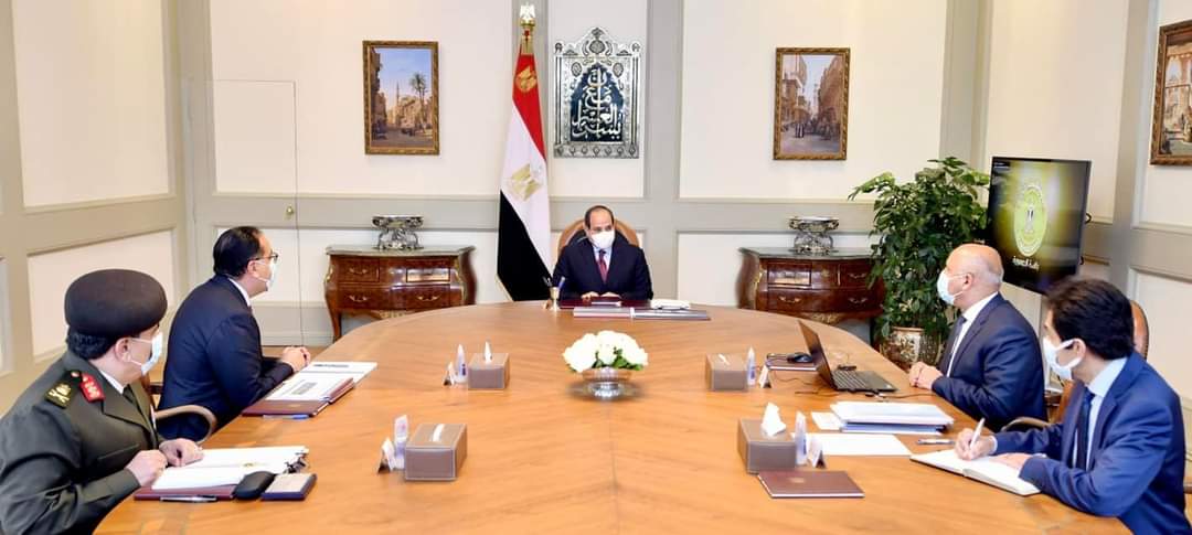السيد الرئيس عبد الفتاح السيسي يطلع على مشروعات النقل الجديدة