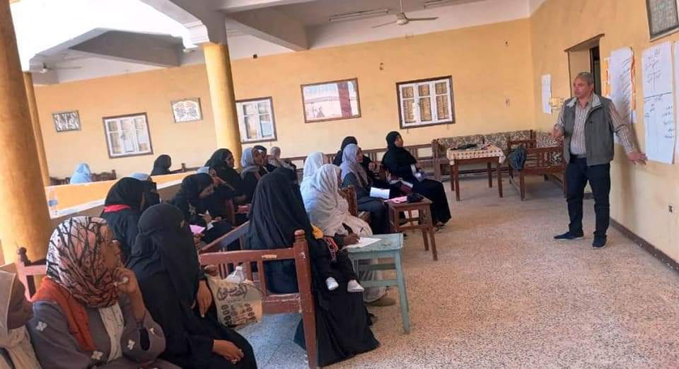 محافظ أسوان نسير بخطى ثابتة لتحويل توصيات المشروع القومى لتنمية الأسرة المصرية لواقع ملموس 