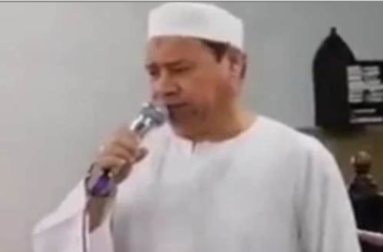 وفاة شيخ أثناء إمامته وسجودة في الصلاةنطق الشهادتين وفارق الحياة