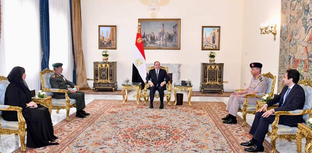 الرئيس السيسي يستقبل رئيس أركان القوات المسلحة الإماراتية