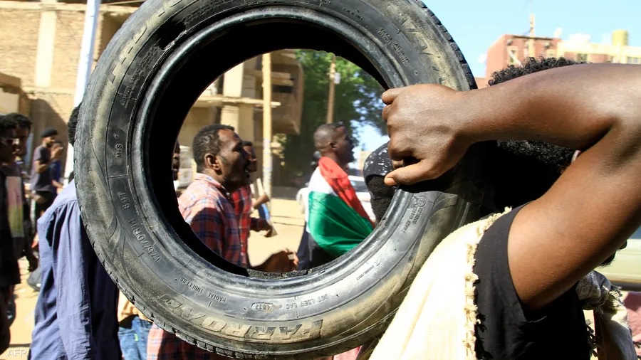 إضراب أصحاب الحافلات يشل الخرطوم.أزمة خانقة بالسودان