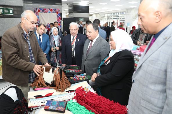 معرض «الحرف والصناعات اليدوية» بوزارة المالية يختتم أعماله.. اليوم الخميس