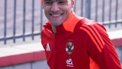 مصطفى العش بتشيرت الاهلي