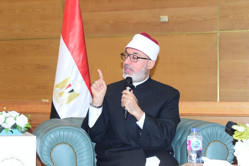 الدكتور نظير عياد مفتى الديار المصرية