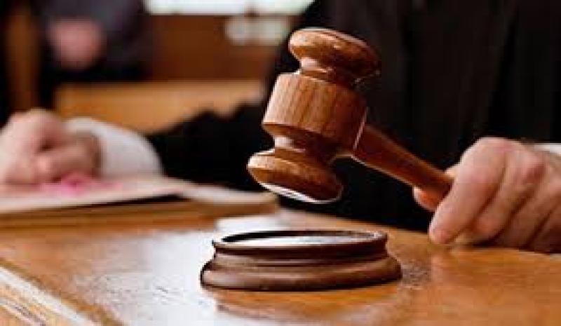 إحالة أوراق سيدة وزوجها وشقيقها للمفتى بتهمة قتل شخصين ودفنهما فى الرمال بسوهاج